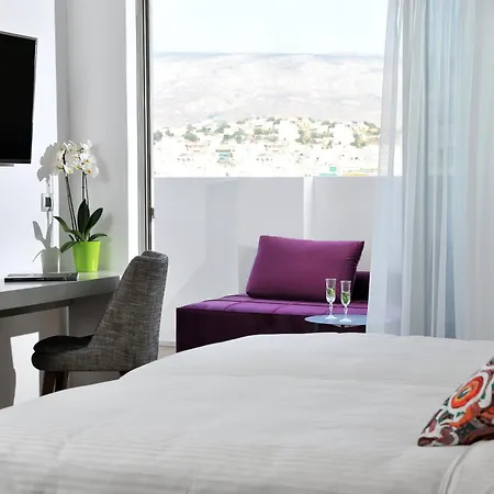 Athenaeum Grand Hotel 4*