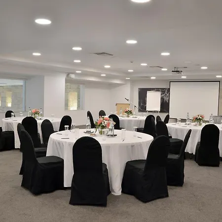 Athenaeum Grand Hotell 4*