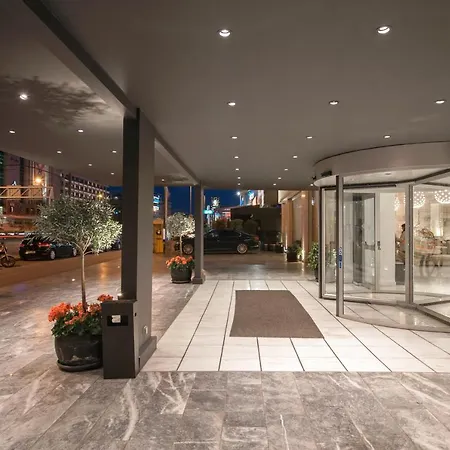 Athenaeum Grand Hotell 4*